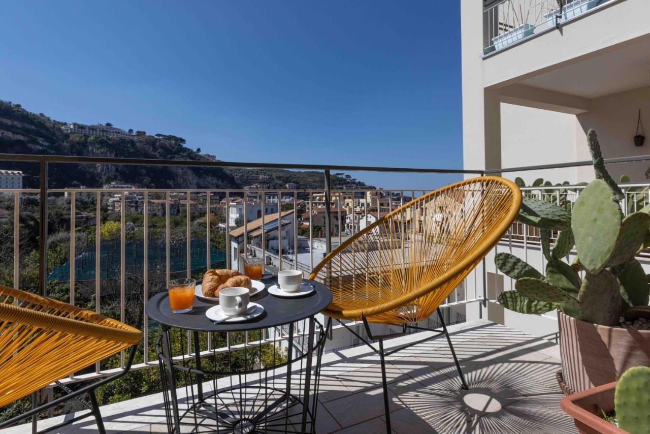 Maison d'hôtes Sorrentovibes - Luxury Four Bedroom With Amazing Terraces In Sorrente